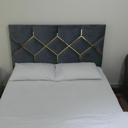 Ruby Star Hostel Dubai F2 Екстер'єр фото