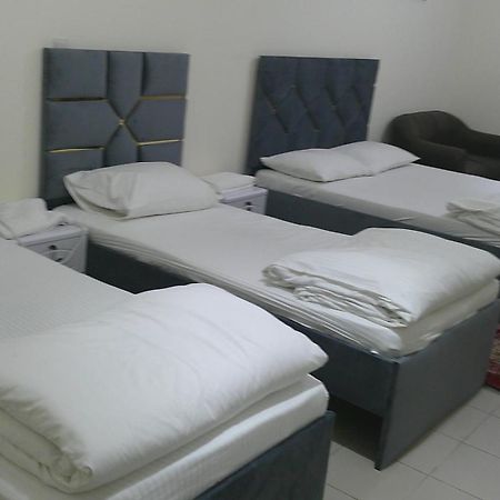Ruby Star Hostel Dubai F2 Екстер'єр фото