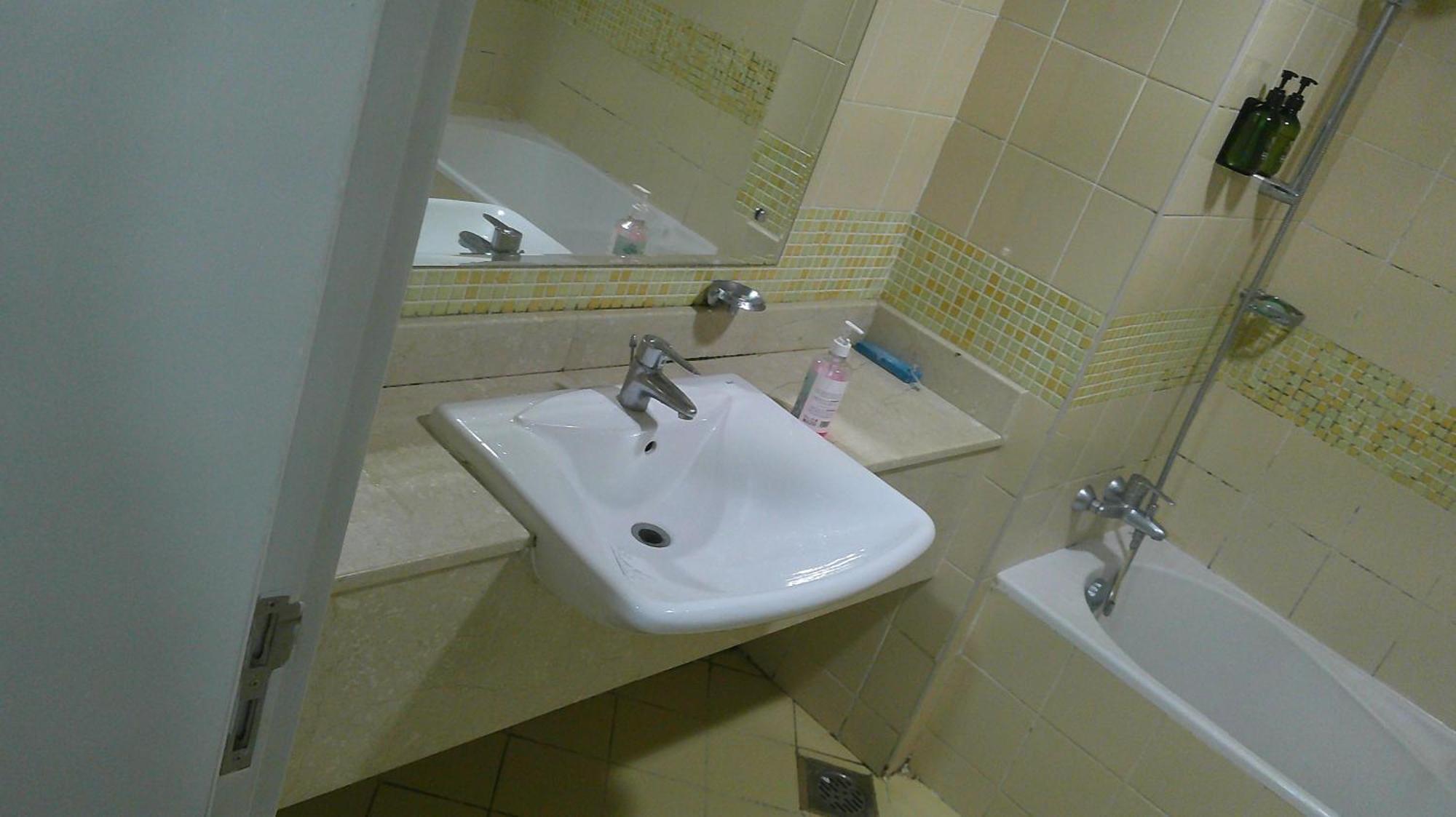 Ruby Star Hostel Dubai F2 Екстер'єр фото