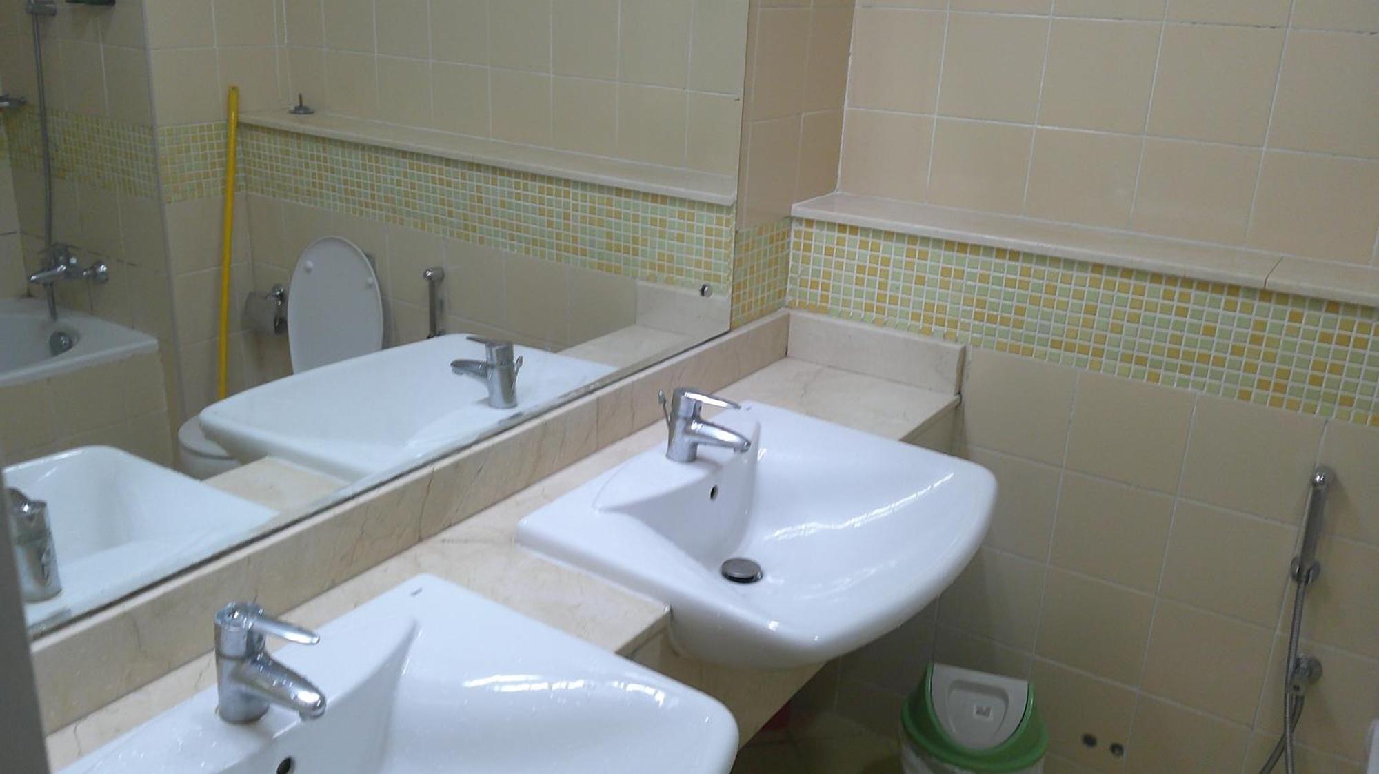 Ruby Star Hostel Dubai F2 Екстер'єр фото